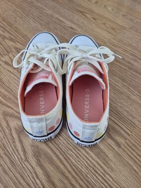 Converse Low Top Sneakers in Cream with Pink Lining and Multicolor Flowers